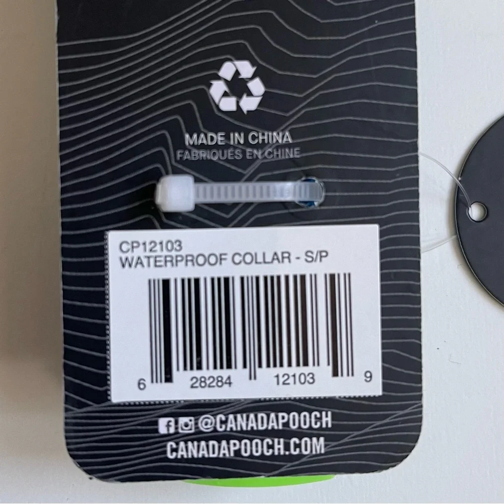 Canada Pooch Waterproof Dog Collar - Blue - S